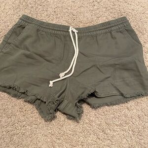 Aerie size M short